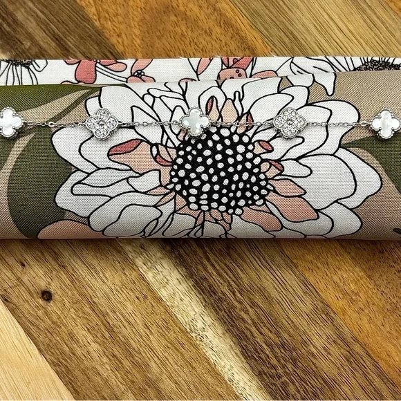 Moissanite White Mother of Pearl Clover Inspired Bracelet 925 Sterling Silver - Picture 3 of 6